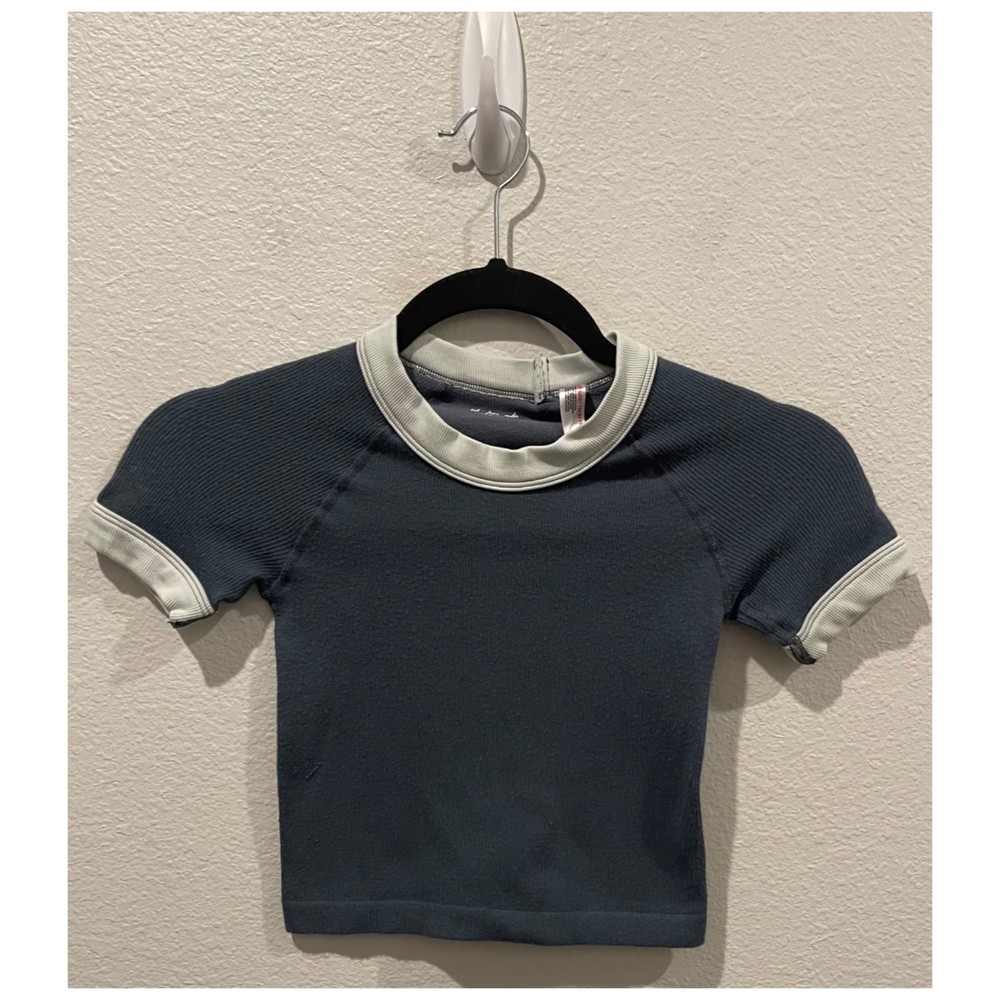 OUT FROM UNDER On My Way Seamless Short Sleeve Crop Top - Picture 2 of 4